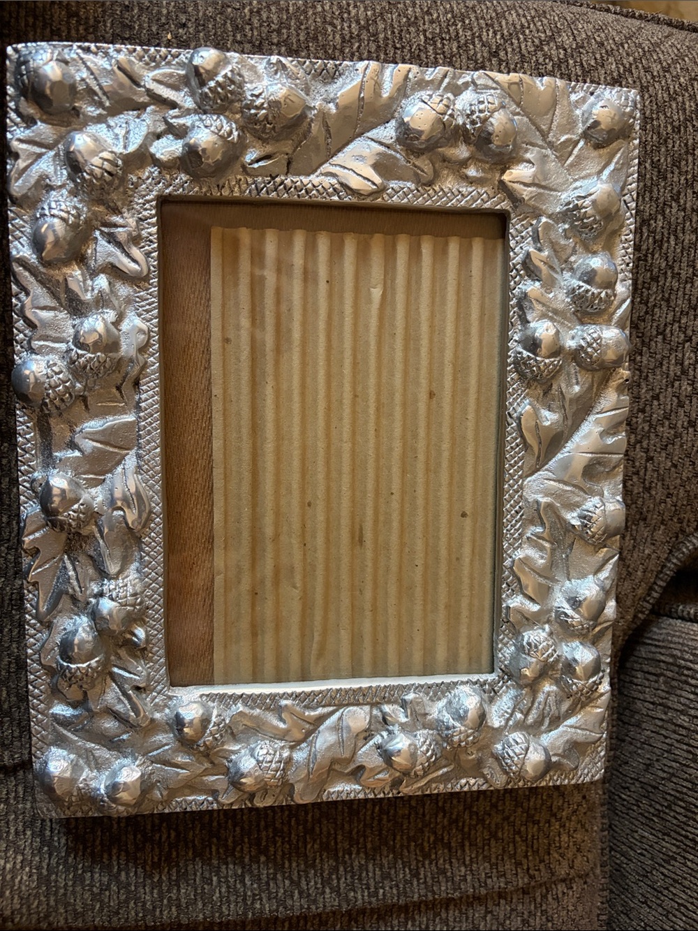 Silver Pinecone & Leaf Decorative Frame for 5x7 photo
